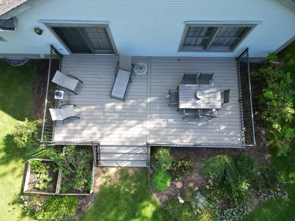 TimberTech Weathered Oak Deck with Westbury Tuscany Railing — thumbnail 2