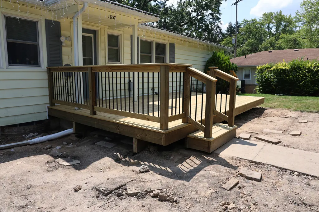 20' x 12' Southern Yellow Pine Deck with Black Baluster Railing — photo 1