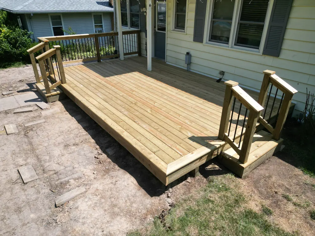 20' x 12' Southern Yellow Pine Deck with Black Baluster Railing — thumbnail 3