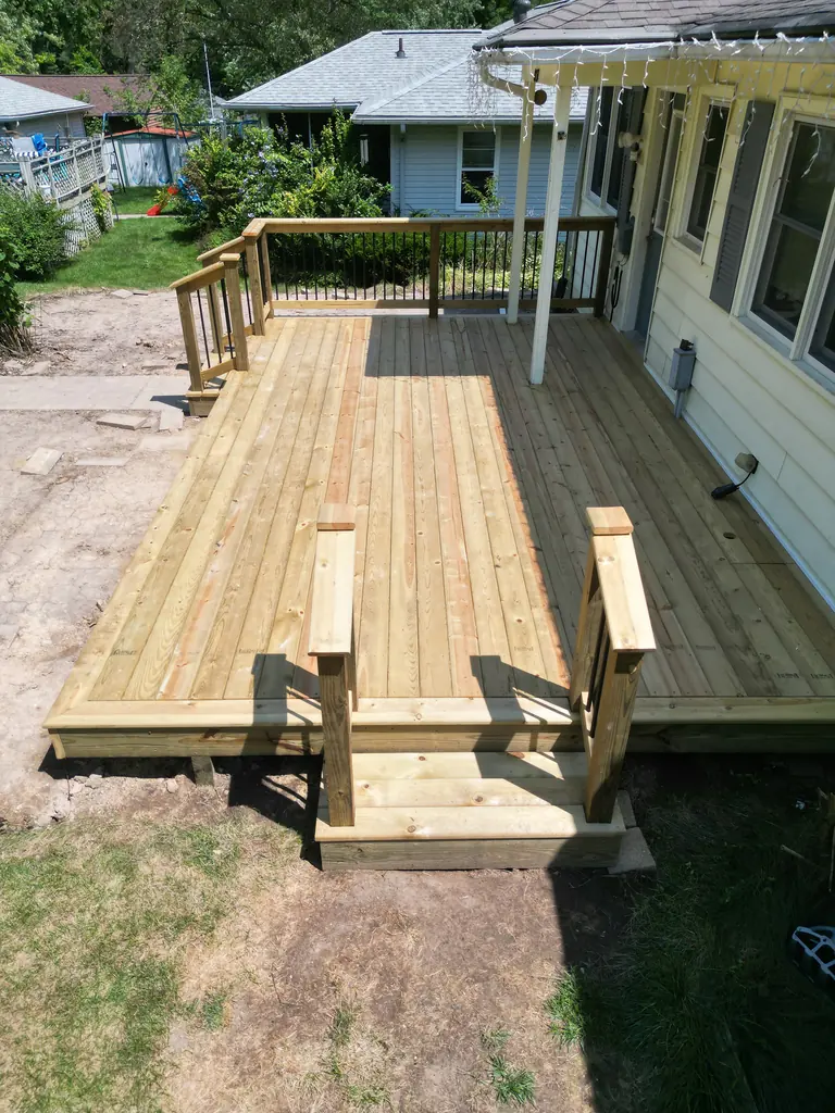 20' x 12' Southern Yellow Pine Deck with Black Baluster Railing — thumbnail 4