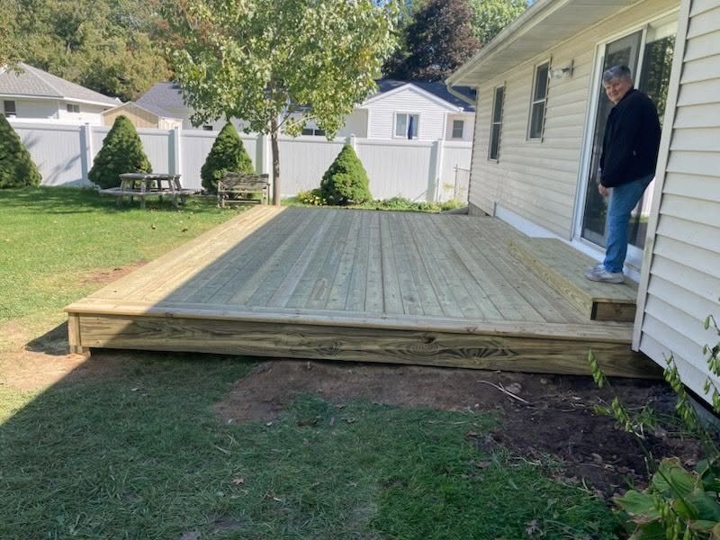 22' x 14' Southern Pine Deck — thumbnail 2