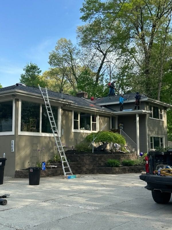 Certainteed Landmark Moire Black Hip Roof