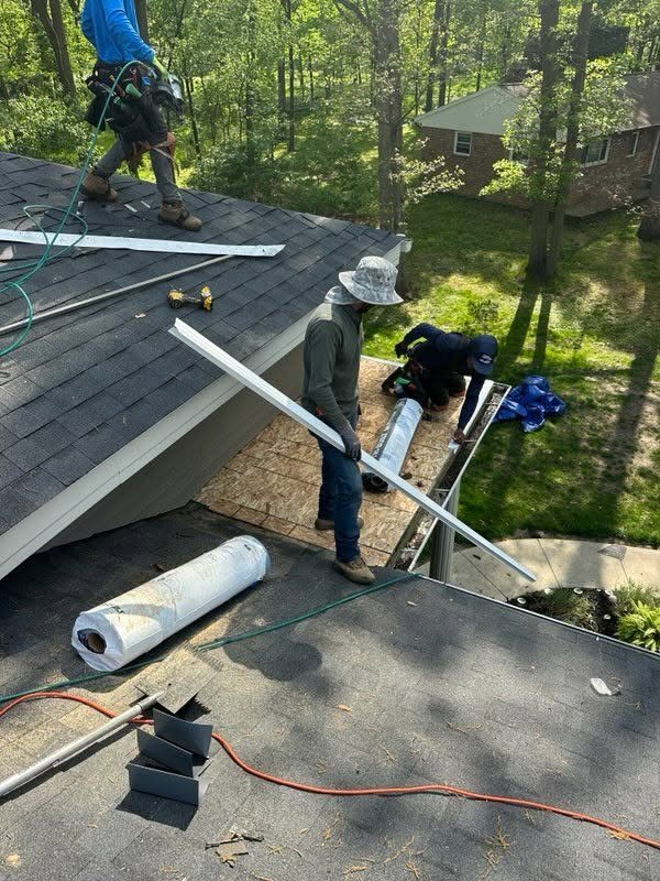 Certainteed Landmark Moire Black Hip Roof — thumbnail 2