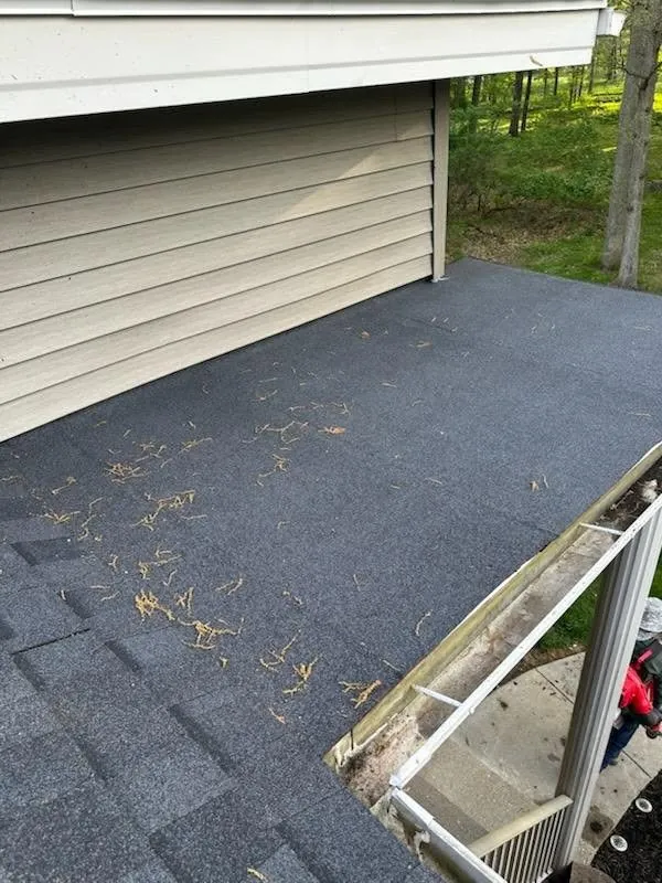 Certainteed Landmark Moire Black Hip Roof — thumbnail 4