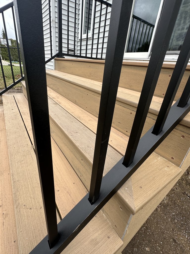 Composite Deck Landing with Black Aluminum Railing — thumbnail 3