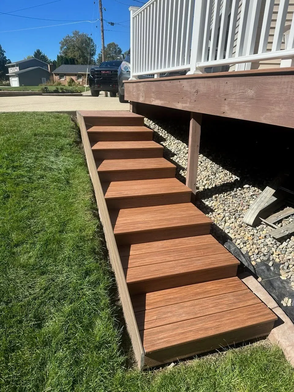 Composite Staircase with White Vinyl Railing — thumbnail 2
