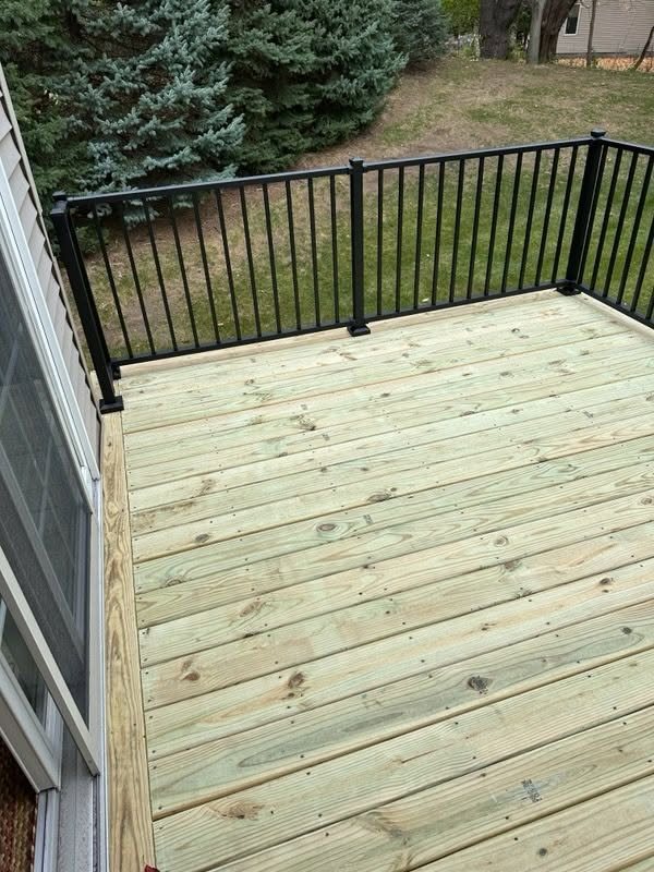 Deck Reskin with New Westbury Railing — thumbnail 4