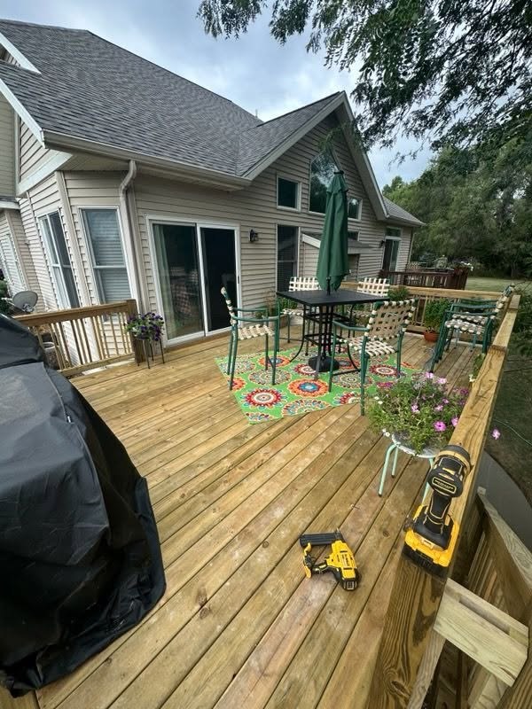 Pine Deck with Staircase to Concrete Patio & Dining Area — thumbnail 3