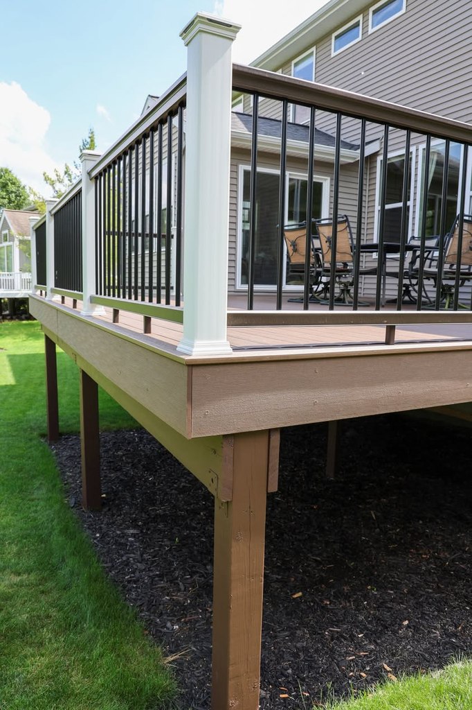 TimberTech Dark Cocoa Deck with Integrated Cap Lights — thumbnail 3