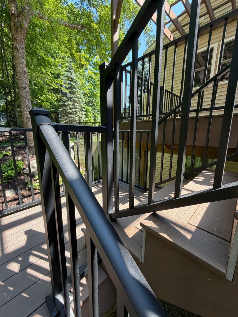 Picture-Framed Composite Deck with Cedar Pergola — thumbnail 4