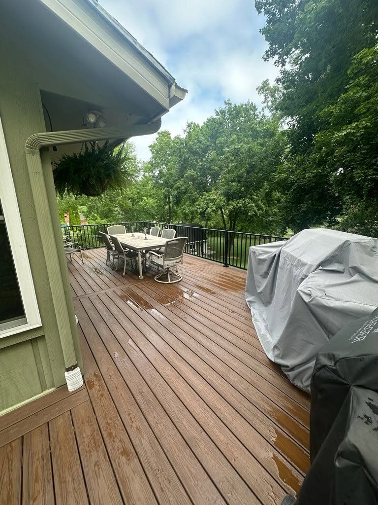 Elevated Trex Deck with Black Railings & Azek Fascia