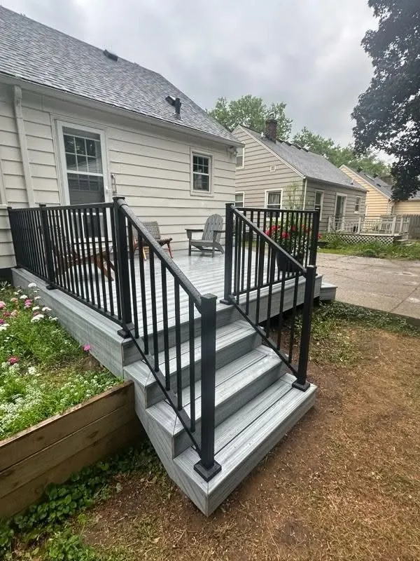 Trex Foggy Wharf Deck with Black Westbury Railing