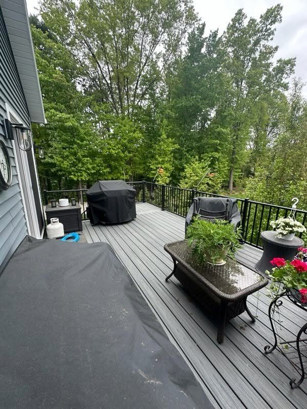 Trex Island Mist Deck with Dark Railings