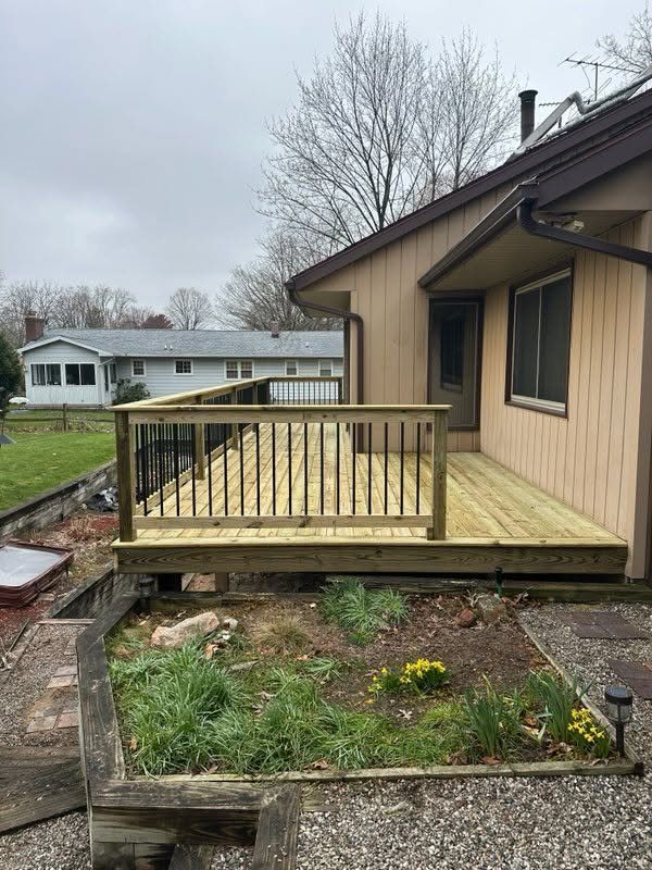 30' Southern Yellow Pine Deck with Lounge Space — thumbnail 3