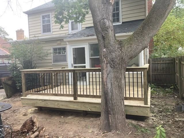 Southern Yellow Pine Deck with Powder-Coated Steel Balusters — thumbnail 2