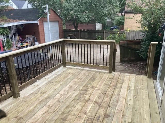 Southern Yellow Pine Deck with Powder-Coated Steel Balusters — thumbnail 4