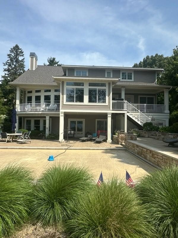 Waterfront Trex Deck with White Westbury Railing